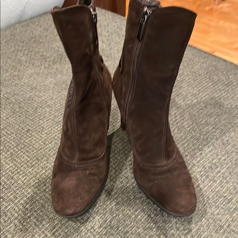 Aquatalia Brown Suede Above Ankle Boots (sz 7)